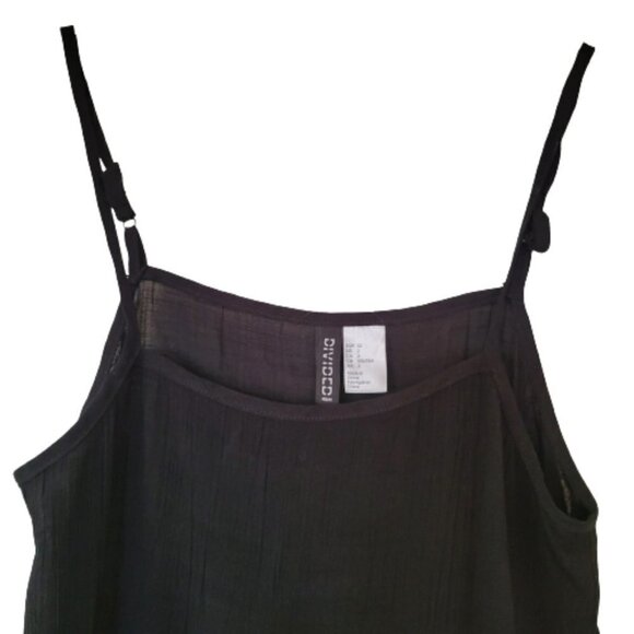 Divided crop adjustable strap top - Picture 4 of 5